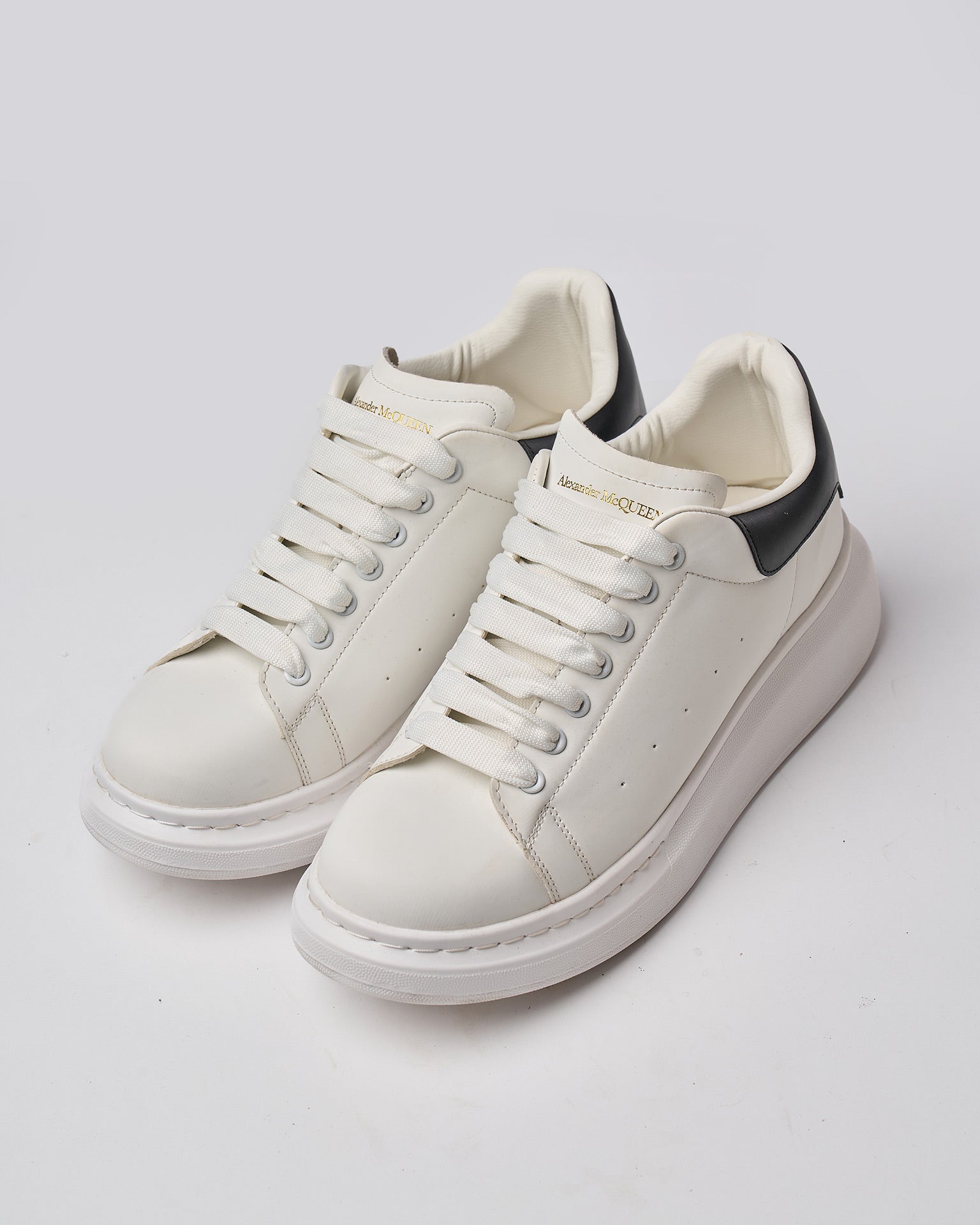 Alexander McQueen — 3